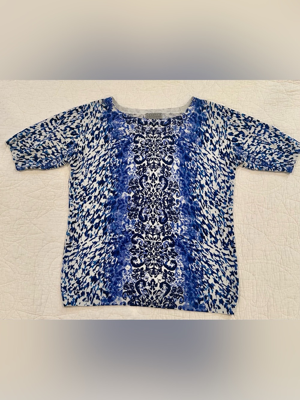 Short sleeve knit top